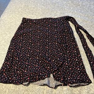 LOFT Black and Red Patterned Skirt